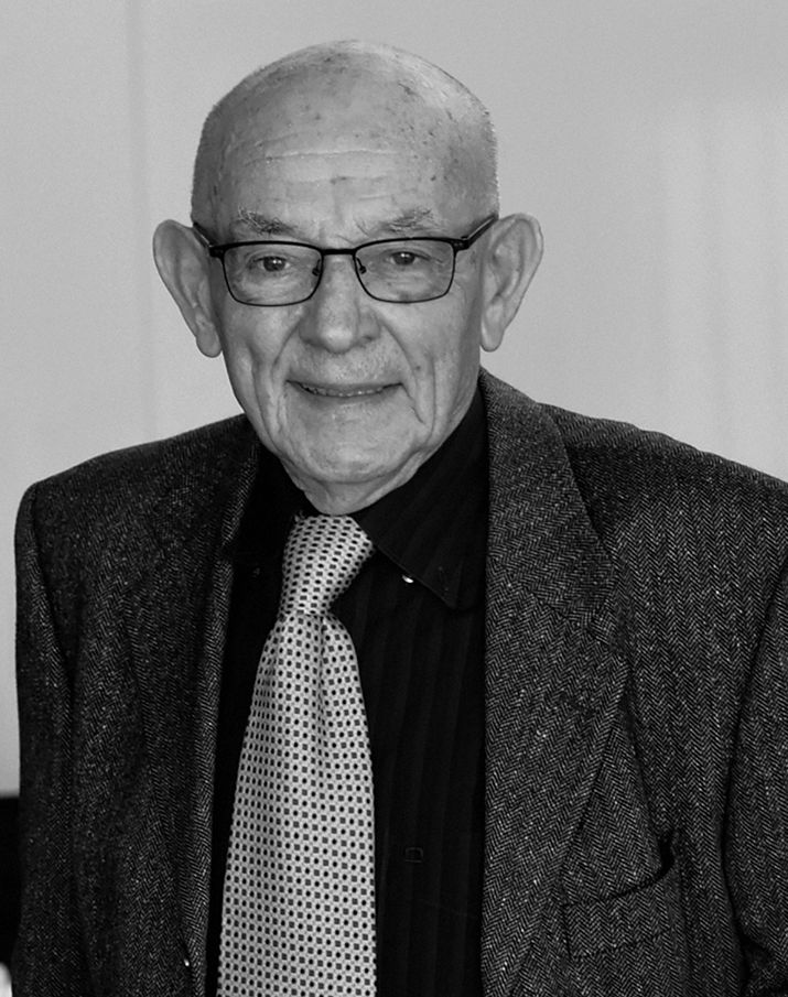 fotografiePhDr. Lubomír Dobrovský