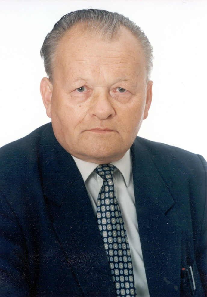 fotografieDoc. RNDr. Antonín Holý DrSc., Dr.h.c.